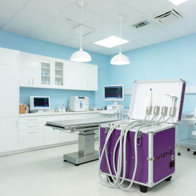 قیمت خوب یونیت دندانپزشکی قابل حمل مینی چمدانی با کمپرسور هوا، یونیت توربین دندانپزشکی متحرک، مجموعه کامل تجهیزات کلینیک دندانپزشکی قابل حمل آنلاین